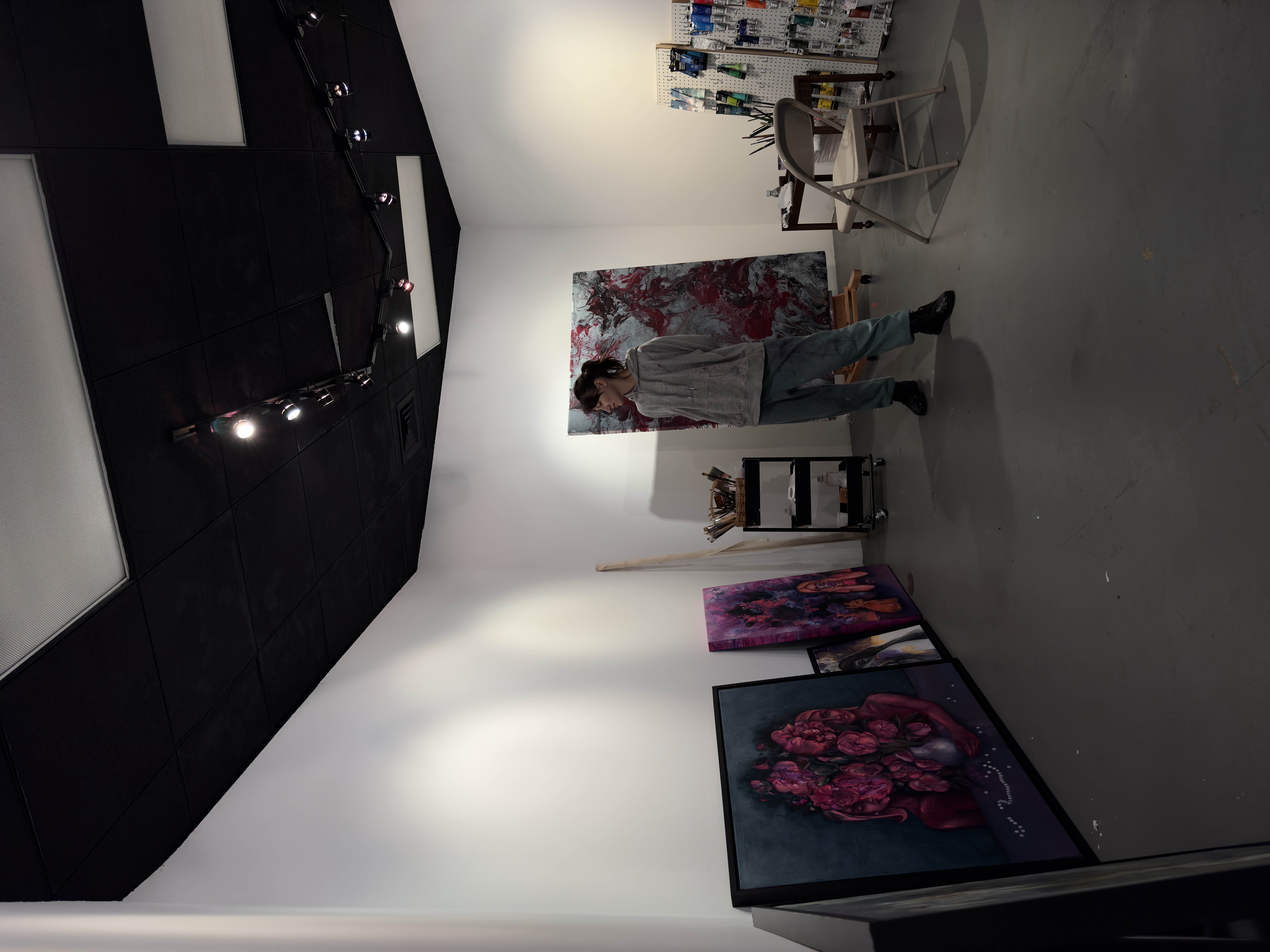 Portrait of Yuliia Poraiko (Palij), who works in the Artist style (Rochester, United States) Photo 2 of 5.