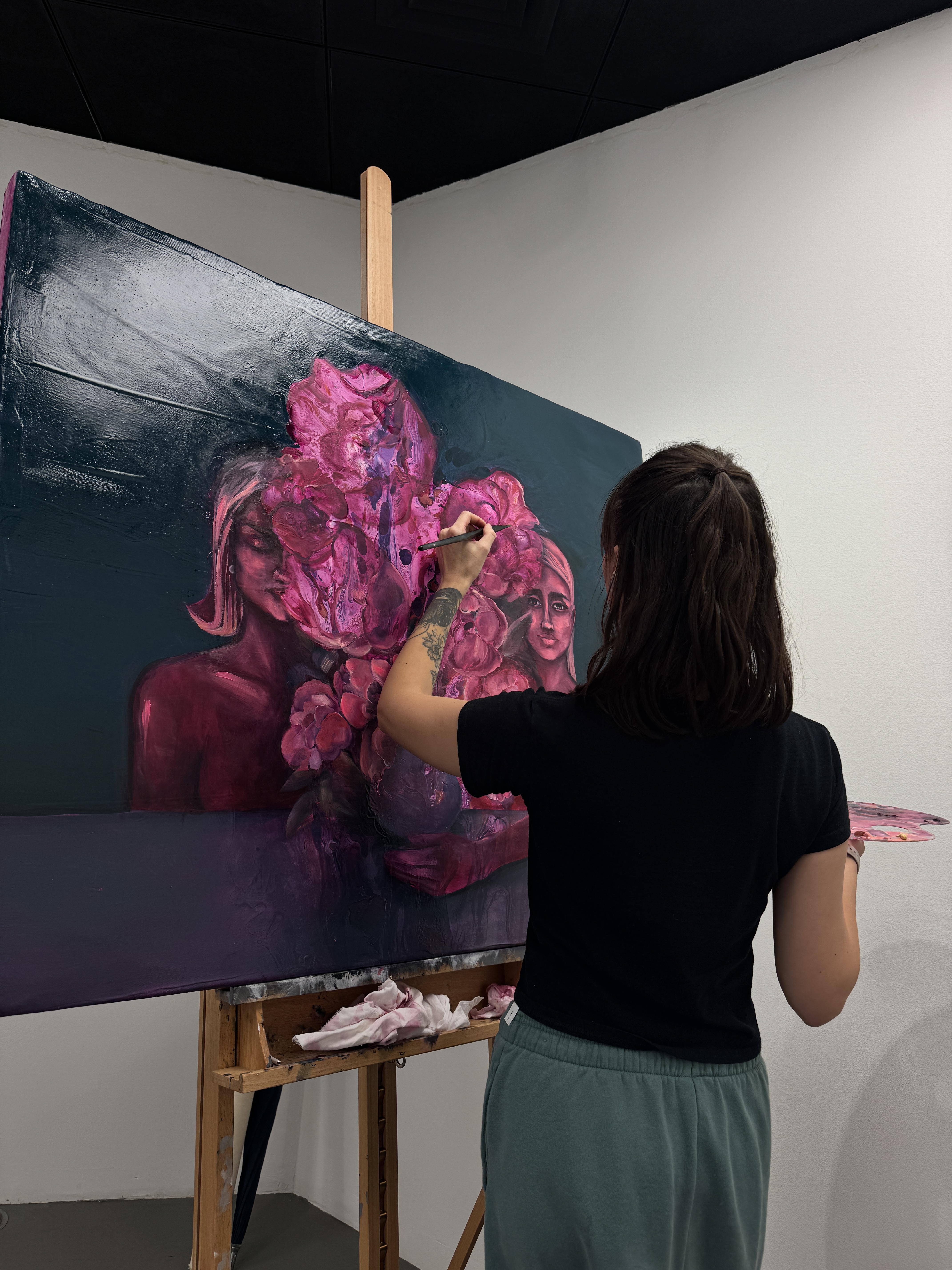 Portrait of Yuliia Poraiko (Palij), who works in the Artist style (Rochester, United States) Photo 4 of 5.